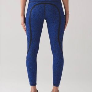 Lululemon Women's Size 4 On Track Tight 25" Cerulean Blue/Black Luxtreme